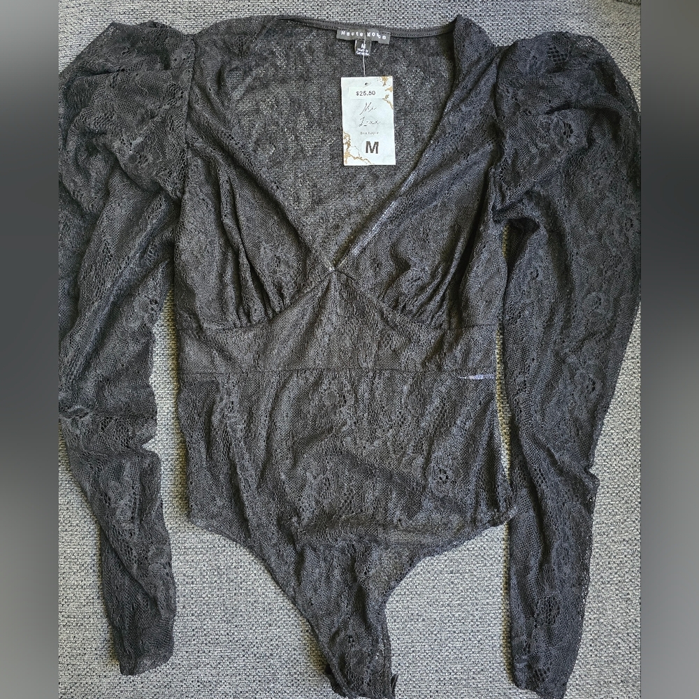 ✨️ Black Long sleeve Lace Bodysuit ✨️